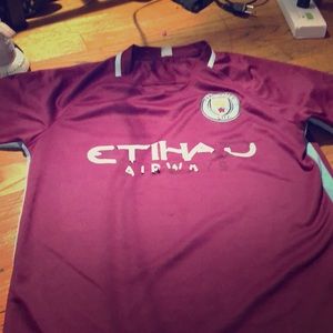 I am selling a 2017/18 Manchester city jersey